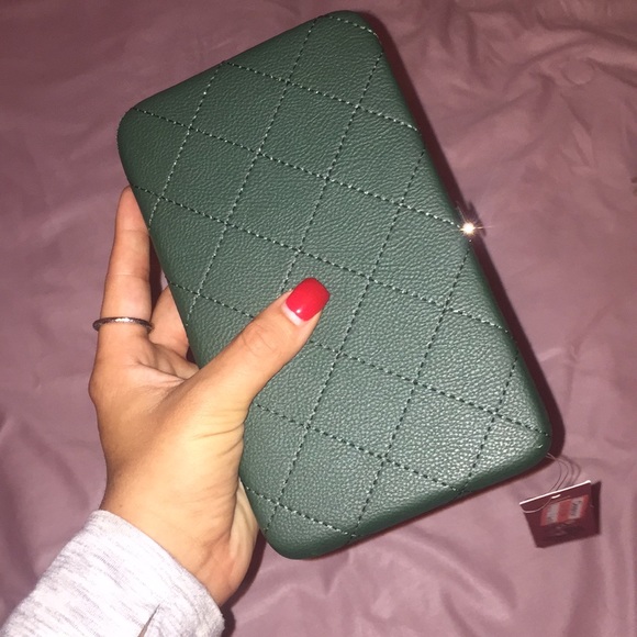 Target Accessories - 🌵 NWT forest green wallet 🌵 Target Accessories - 🌵 NWT forest green wallet 🌵